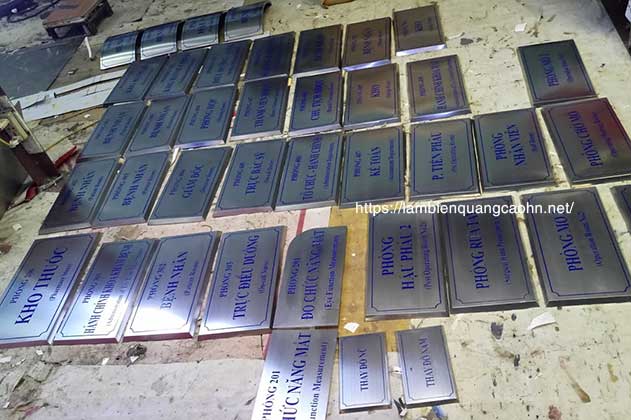 Biển hiệu công ty