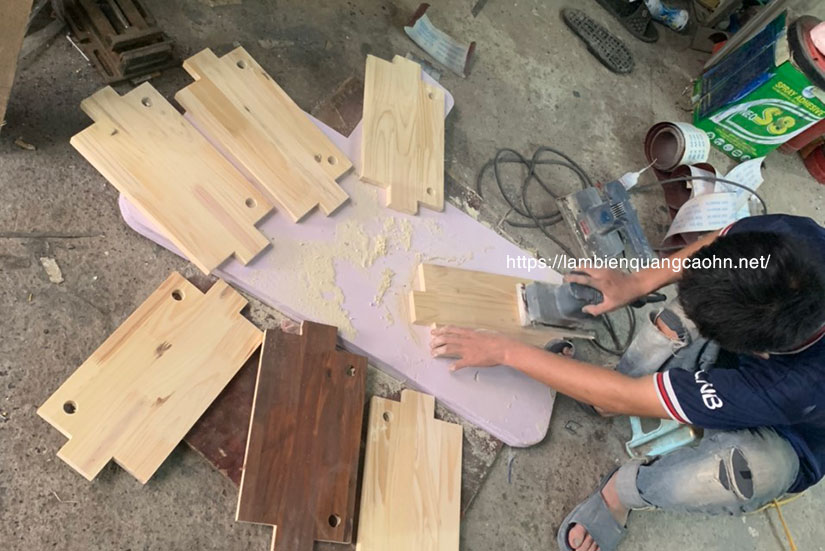 Biển gỗ, biển quảng cáo gỗ, biển quảng cáo vân gỗ, biển hiệu gỗ, bảng hiệu gỗ