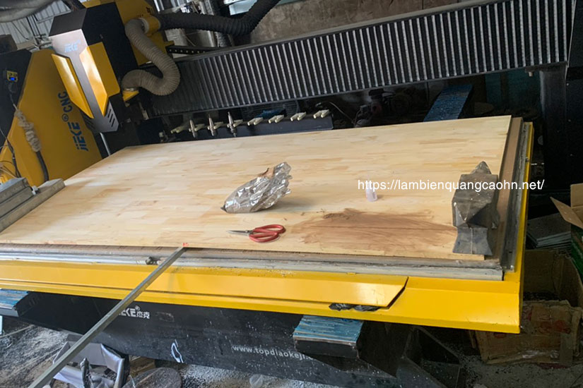 biển hiệu gỗ, biển gỗ, biển quảng cáo gỗ, bảng hiệu gỗ, bảng quảng cáo gỗ, bảng gỗ