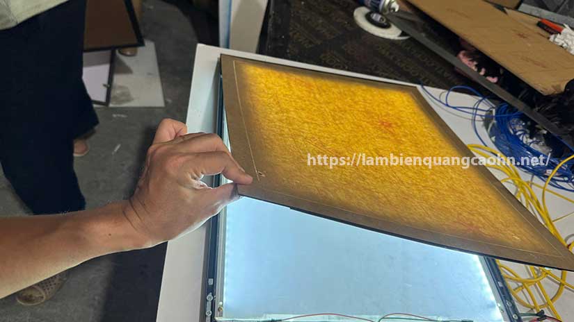 Biển hộp đèn siêu mỏng, biển hộp đèn led siêu mỏng, biển mica treo tường