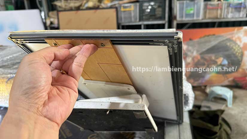 Biển hộp đèn siêu mỏng, biển hộp đèn led siêu mỏng, biển mica treo tường