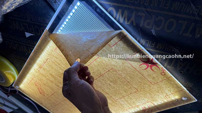 Biển hộp đèn siêu mỏng, biển hộp đèn led siêu mỏng, biển mica treo tường