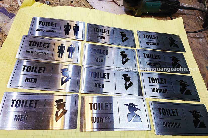 biển inox ăn mòn