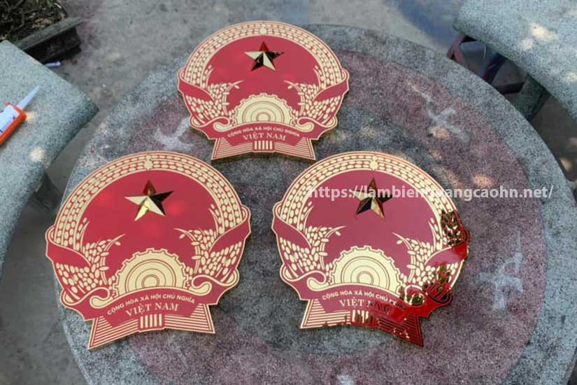 biển inox ăn mòn