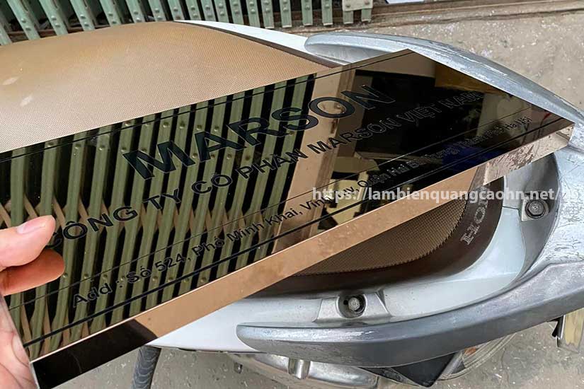 biển inox ăn mòn