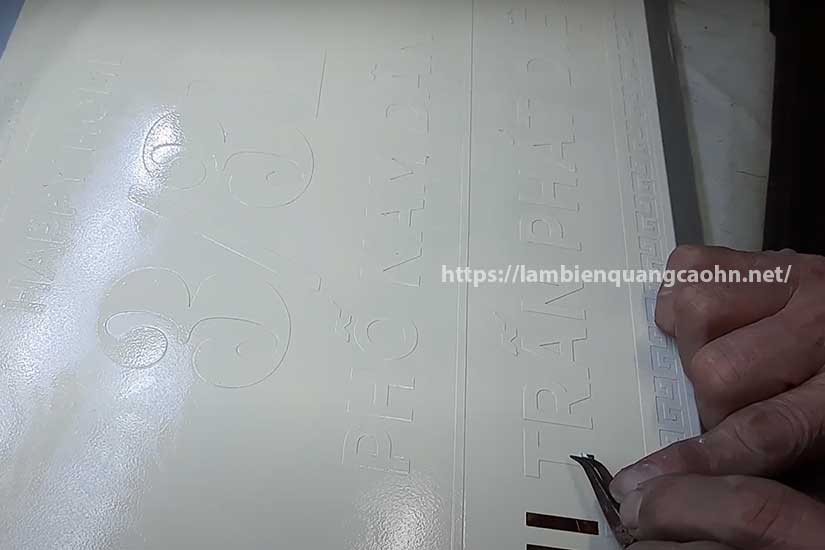 biển inox ăn mòn