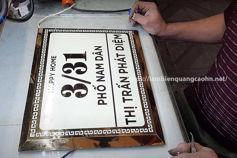 biển inox ăn mòn