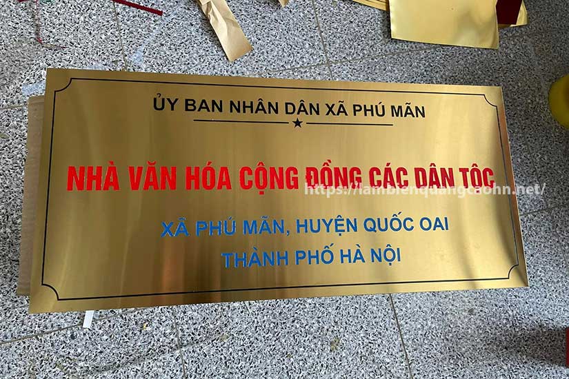 biển inox ăn mòn