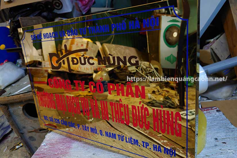 biển inox ăn mòn