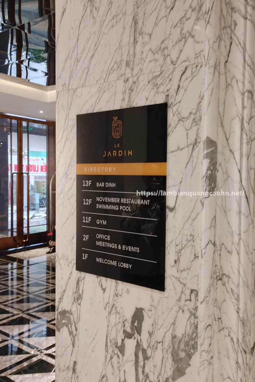 Biển chỉ dẫn khách sạn