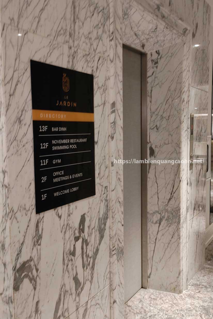 Biển chỉ dẫn khách sạn