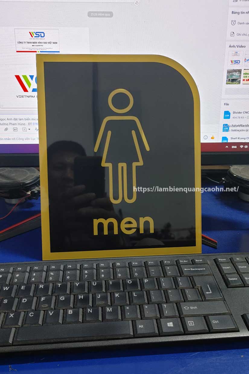 Biển nhà vệ sinh khách sạn