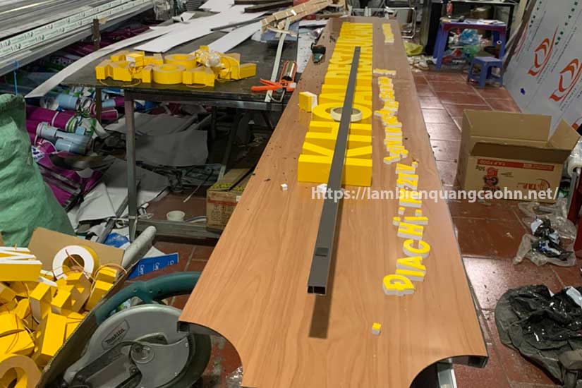 biển quảng cáo nhà hàng