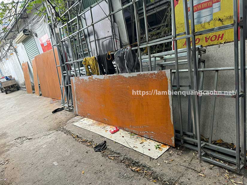 Biển quảng cáo sắt rỉ, biển sắt rỉ, biển sắt gỉ, corten sign