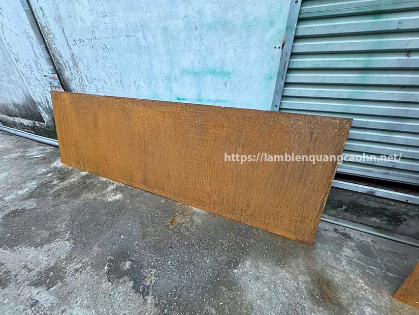 Biển quảng cáo sắt rỉ, biển sắt rỉ, biển sắt gỉ, corten sign