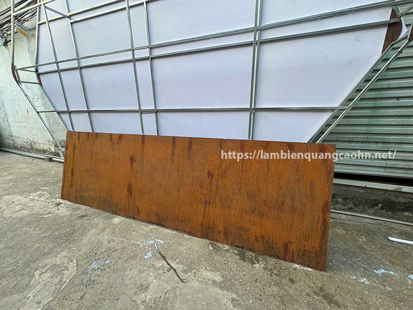Biển quảng cáo sắt rỉ, biển sắt rỉ, biển sắt gỉ, corten sign