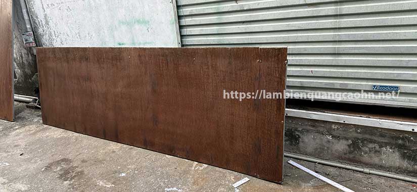 Biển quảng cáo sắt rỉ, biển sắt rỉ, biển sắt gỉ, corten sign