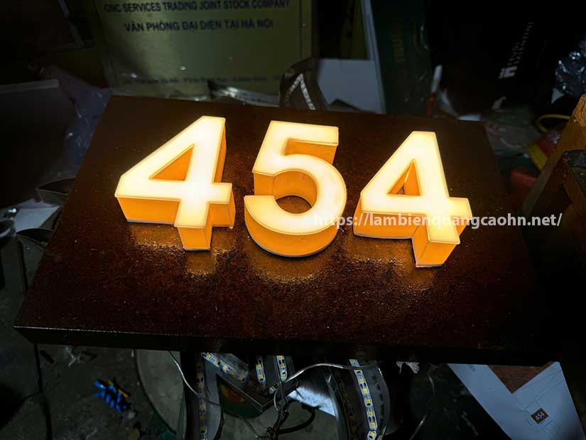 Biển quảng cáo sắt rỉ, biển sắt rỉ, biển sắt gỉ