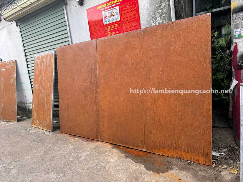 Biển quảng cáo sắt rỉ, biển sắt rỉ, biển sắt gỉ, corten sign