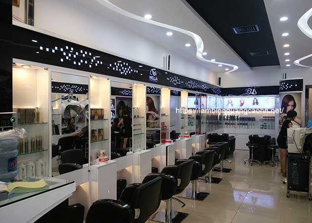 Biển quảng cáo tóc và móng