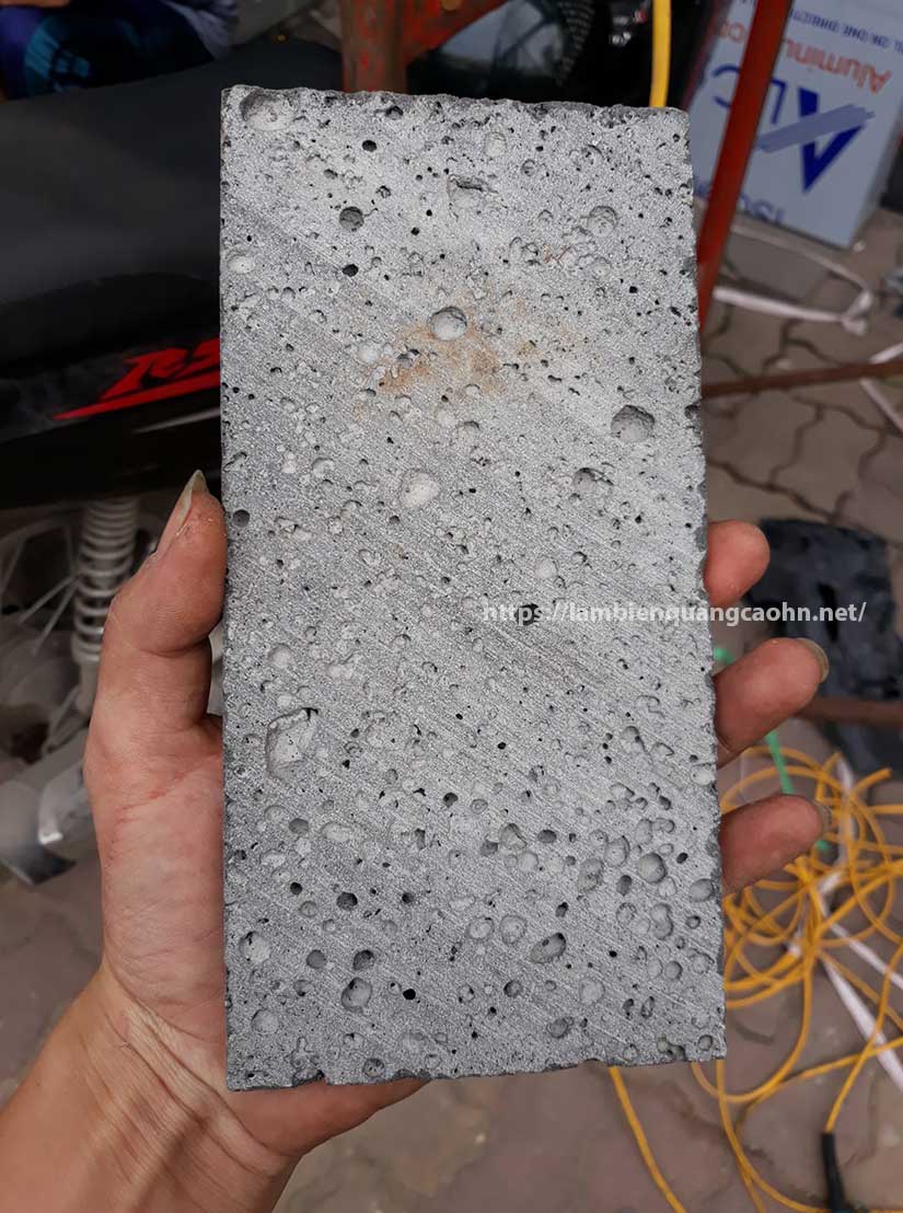 biển quảng cáo ốp gạch
