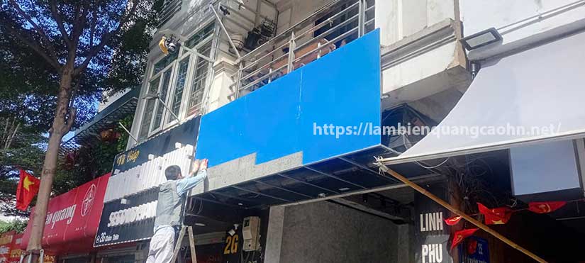 biển quảng cáo ốp gạch