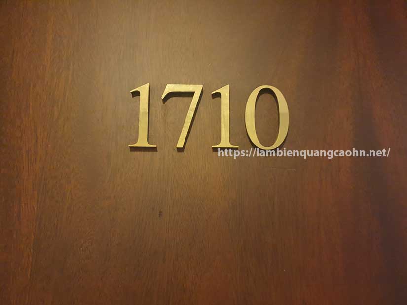 Biển số phòng khách sạn