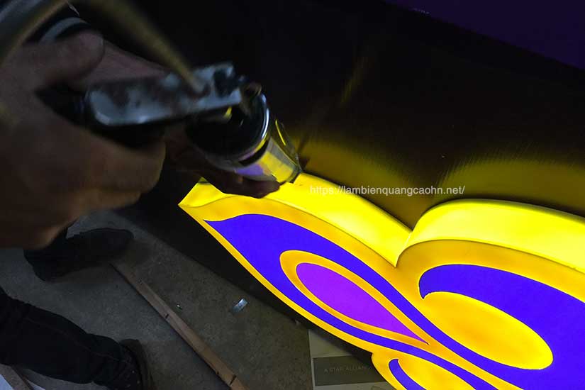 chữ quảng cáo, chữ mica nổi