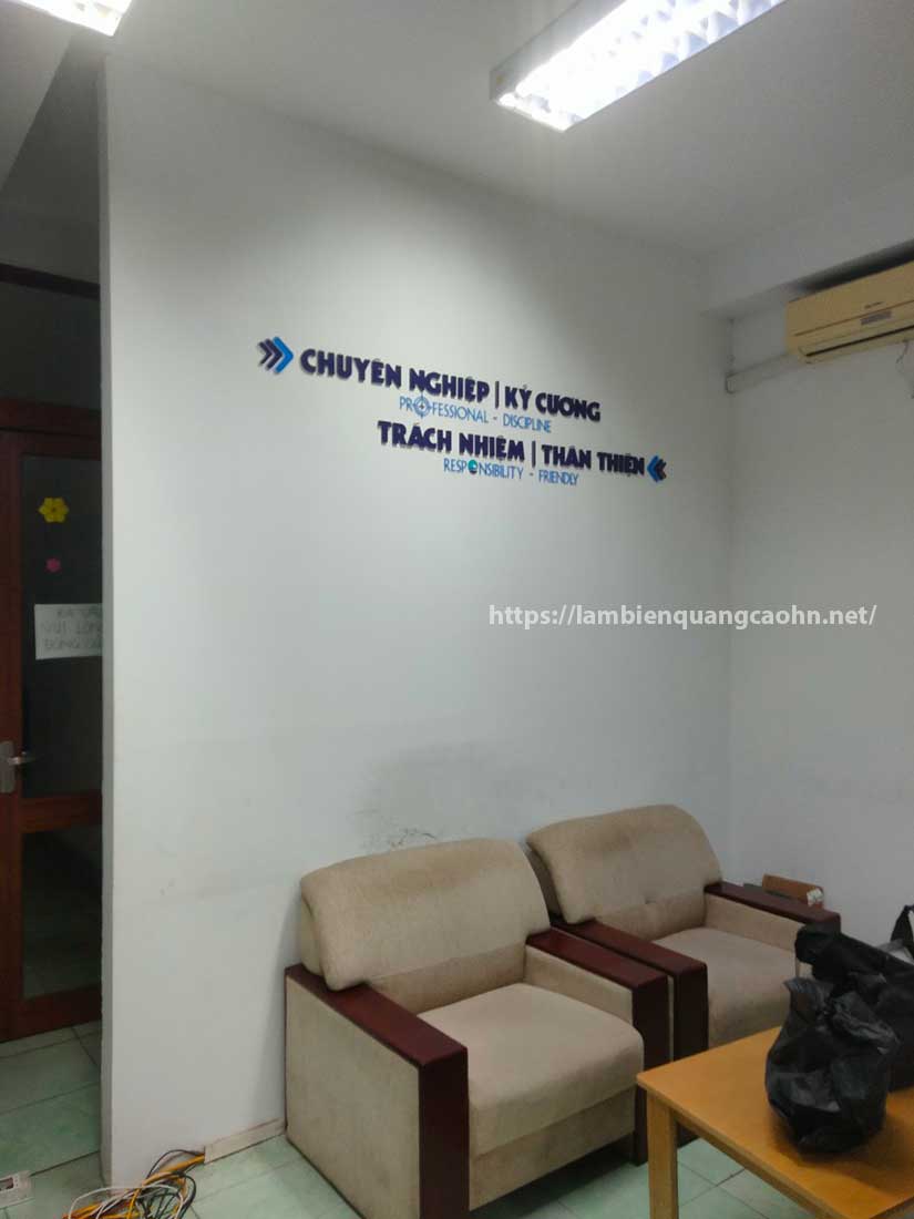 chữ nổi mica dán tường công ty