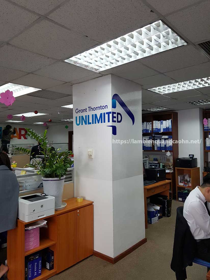 khẩu hiệu dán tường công ty