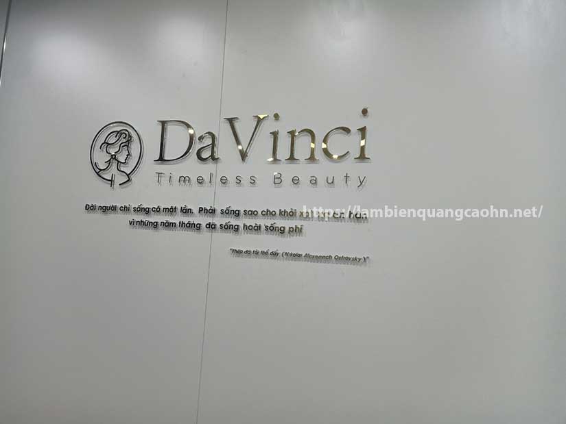 khẩu hiệu dán tường công ty