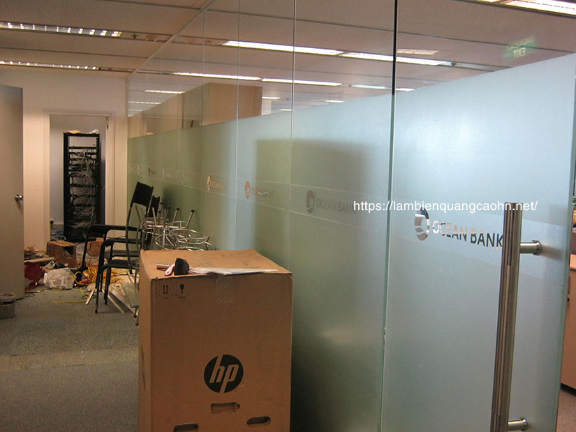 Dán kính mờ văn phòng, Giấy dán kính mờ, dán kính mờ, decal mờ dán kính, decal mờ.