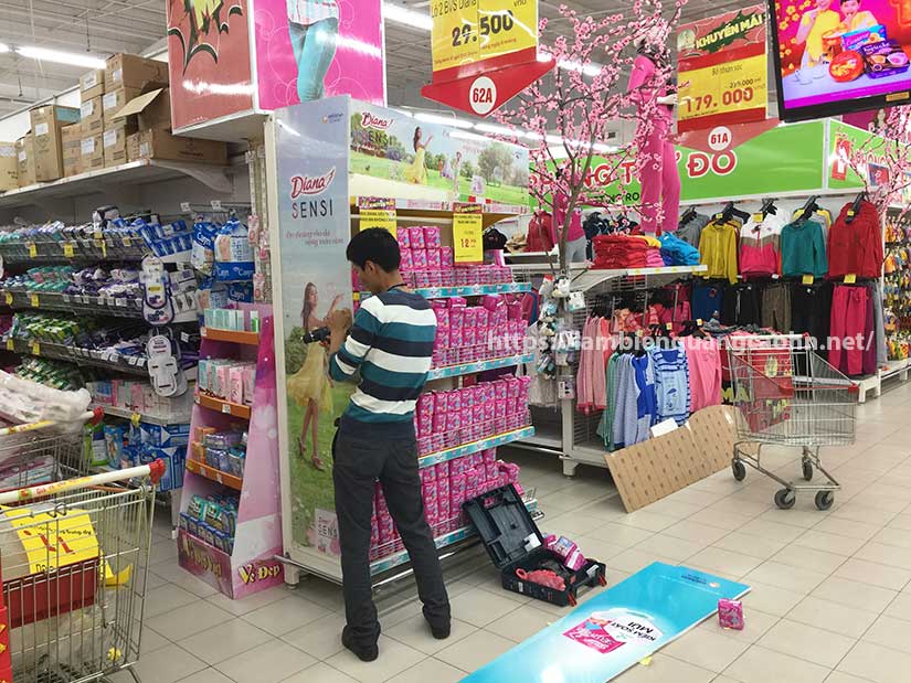 đầu kệ trưng bày siêu thị