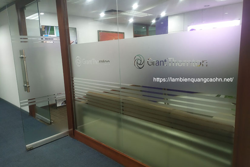 decal dán kính, đề can dán kính, dán decal, decal mờ, dán cửa kính, dán decal kính văn phòng