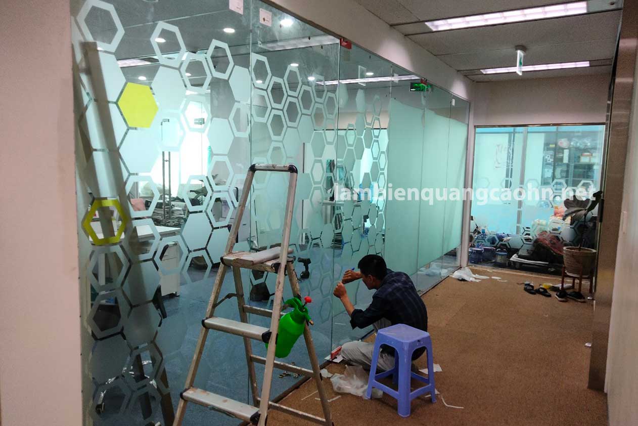 decal dán kính mờ hoa văn, decal mờ, dán kính văn phòng, dán decal kính