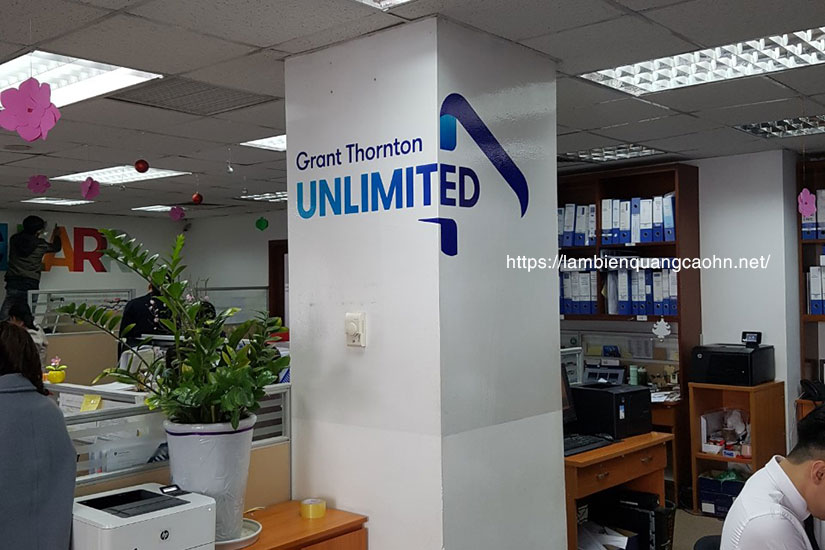 decal dán tường, dán decal lên tường, in decal để dán lên tường