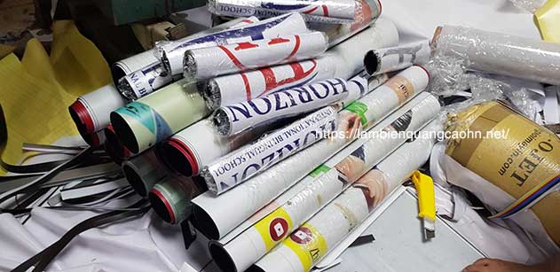 decal nam châm dẻo, decal nam châm, dán quảng cáo trên xe ô tô, logo nam châm, dán logo trên xe ô tôquan