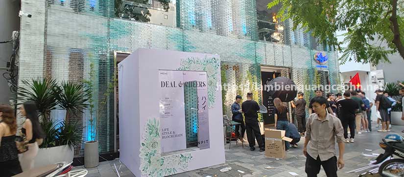 Khung hộp chụp ảnh check in