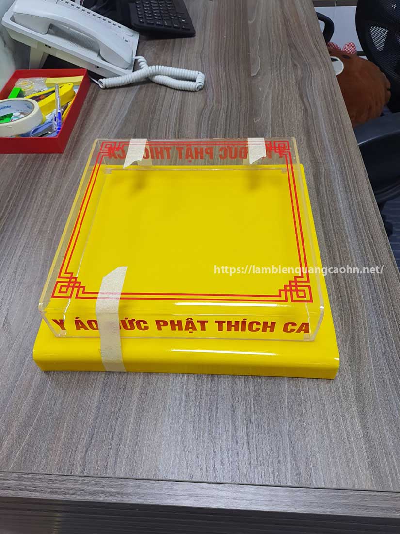 hộp mica trong suốt