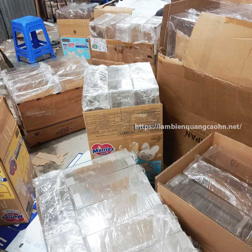 Hộp mica trong suốt