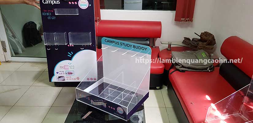 kệ mica để bàn