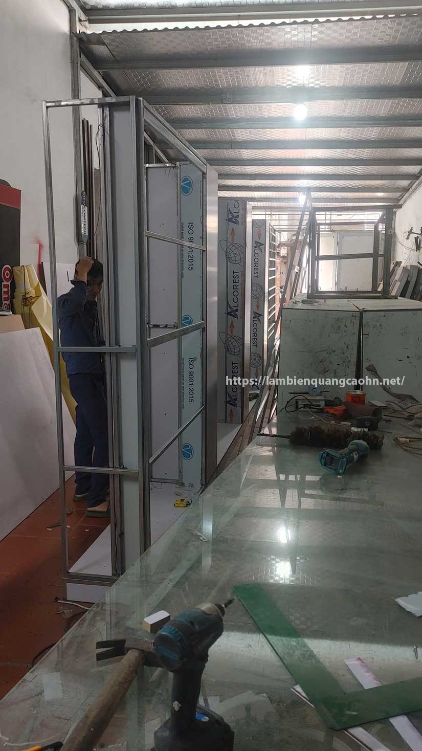 kệ trưng bày sản phẩm