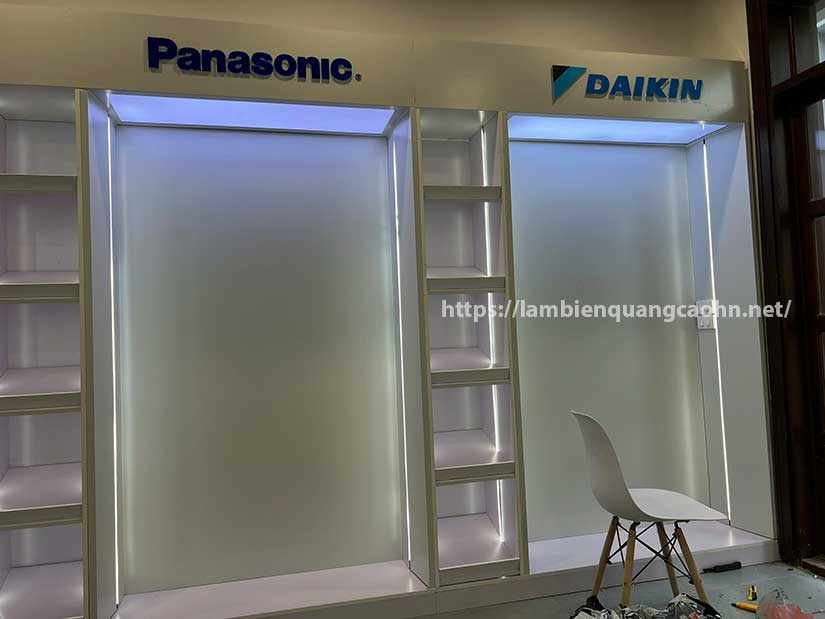 kệ trưng bày sản phẩm