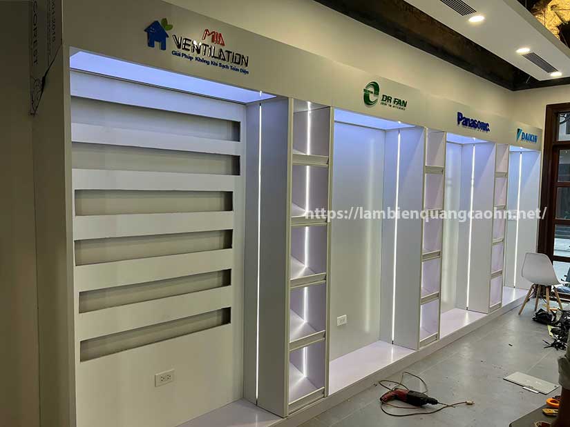 kệ trưng bày sản phẩm