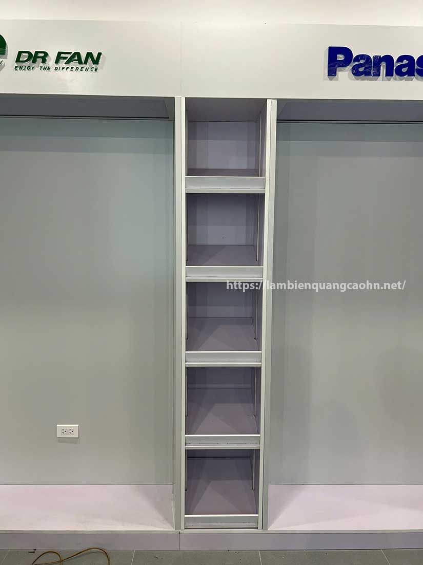 kệ trưng bày sản phẩm