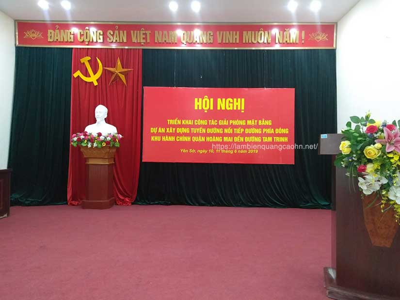 Khẩu hiệu trong hội trường, sân khấu hội trường