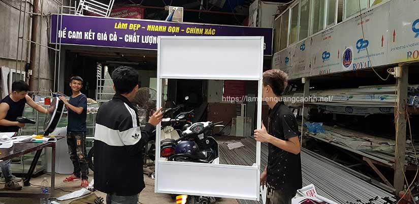 Khung chụp ảnh check in, khung chụp hình facebook,