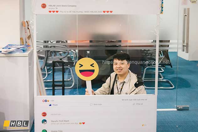 Làm khung chụp hình facebook và icon emoji cầm tay