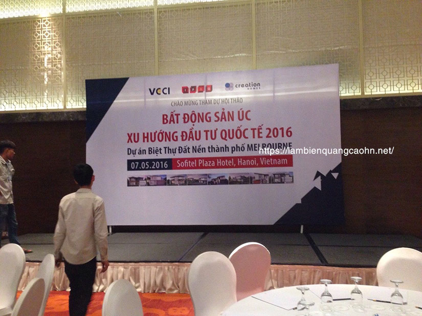 Làm backdrop, thi công backdrop, backdrop hội nghị, backdrop sân khấu, backdrop hội thảo, in backdrop