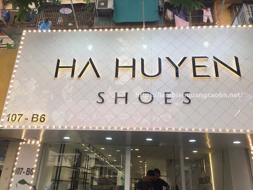 làm biển cửa hàng thời trang